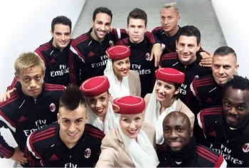Emirates_Twitter_with-AC-Milan-Team